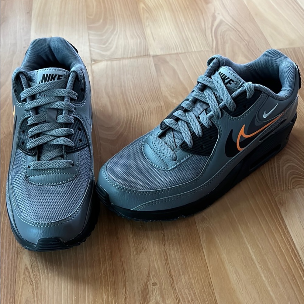 New Nike Gray Athletic Shoes with Air Max Design 6.5
